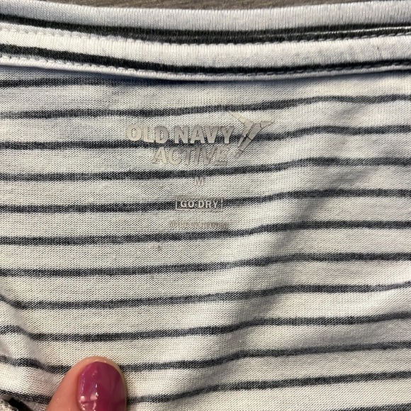 Old navy shirt - Picture 3 of 4